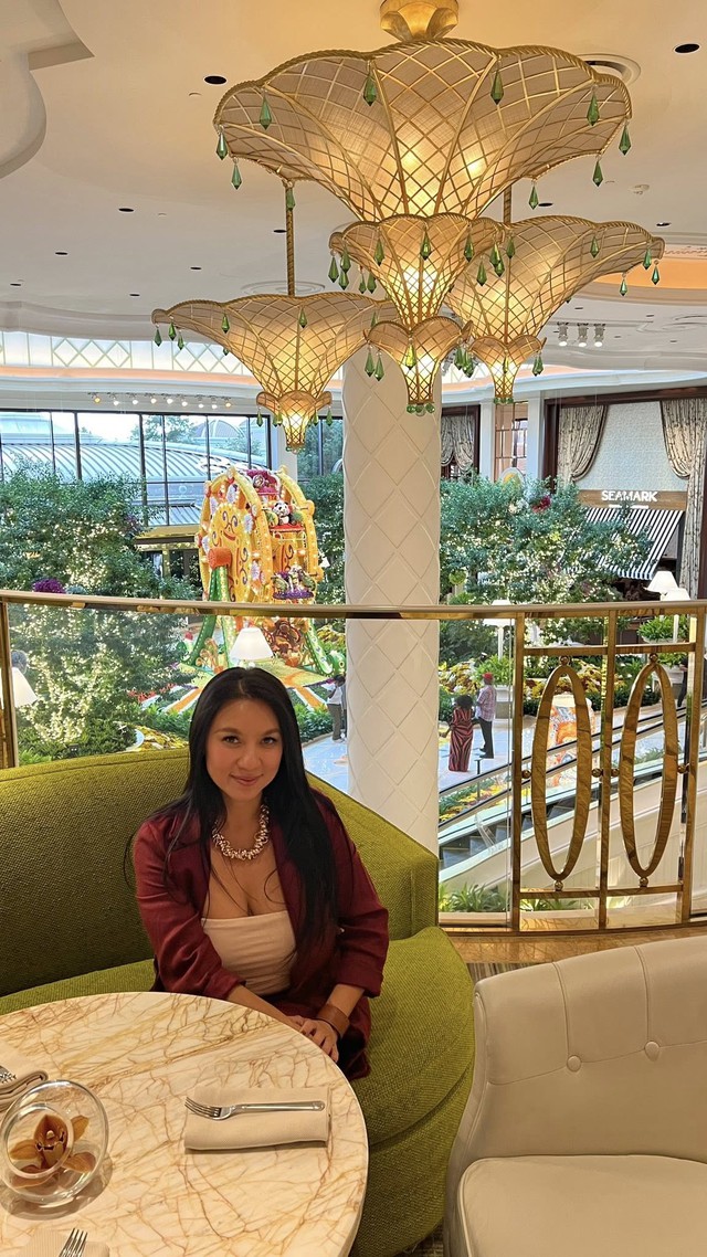 Mỹ nhân gợi cảm nhất Việt Nam: Được chồng chiều chuộng, sống an nhàn, U50 mặc còn sexy hơn trước - Ảnh 4.