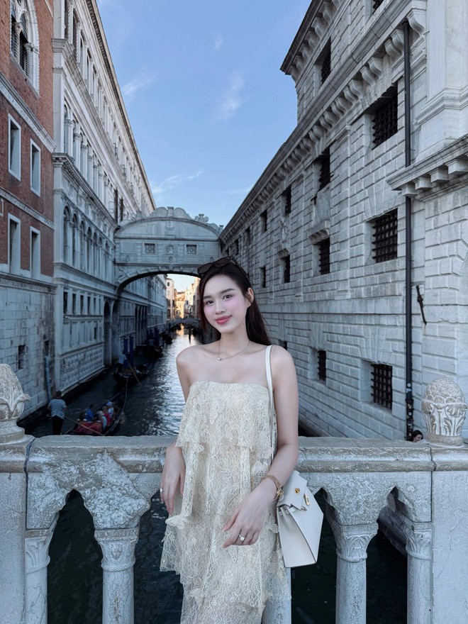 Hoa hậu Đỗ Thị Hà bị "tóm dính" đi Châu Âu với thiếu gia, hé lộ thông tin mới nhất về đám cưới hào môn - Ảnh 6.
