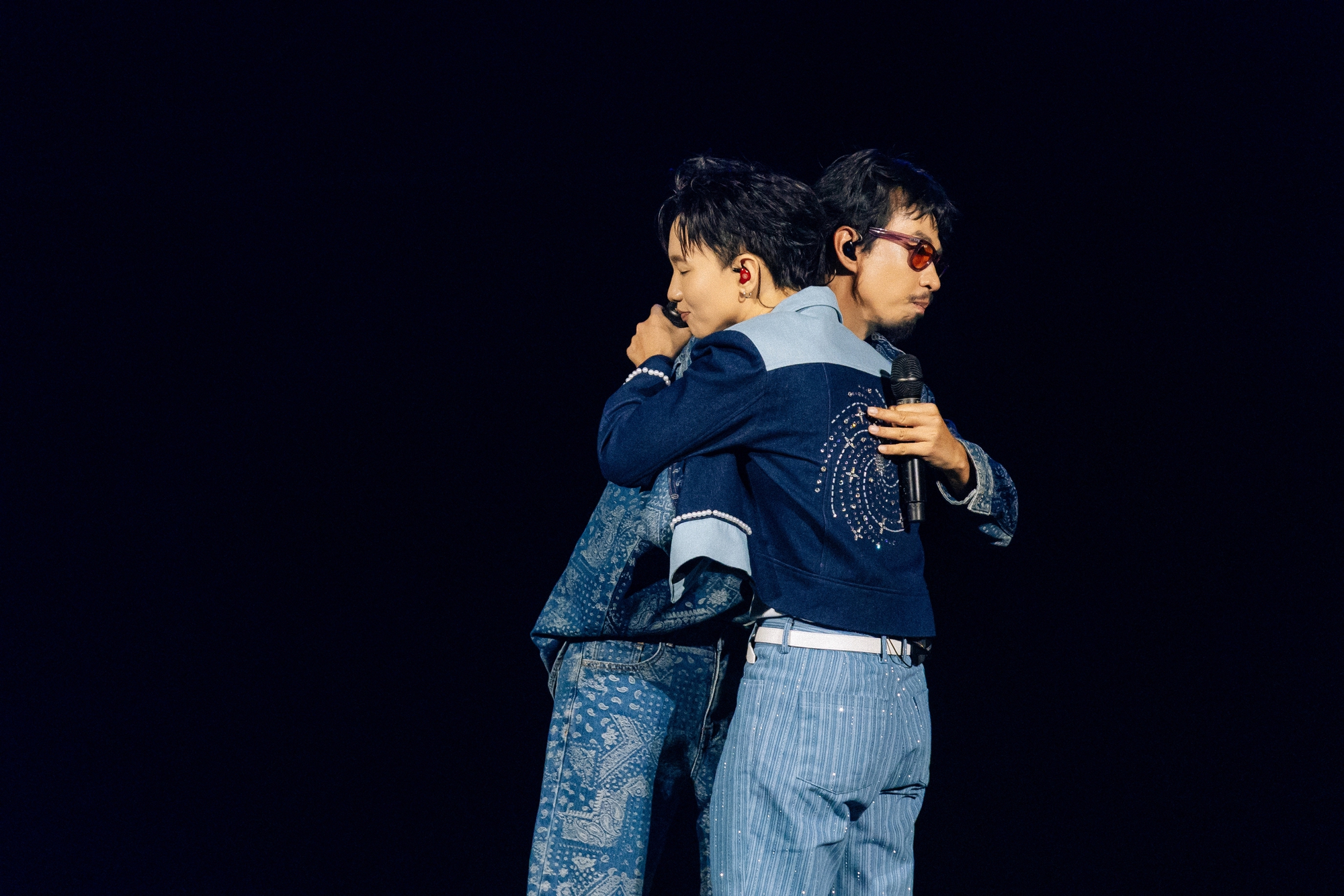 Hoàng Dũng và Đen ra sản phẩm chung ngay sau concert thành công- Ảnh 3. Hoàng Dũng và Đen ra sản phẩm chung ngay sau concert thành công- Ảnh 3.