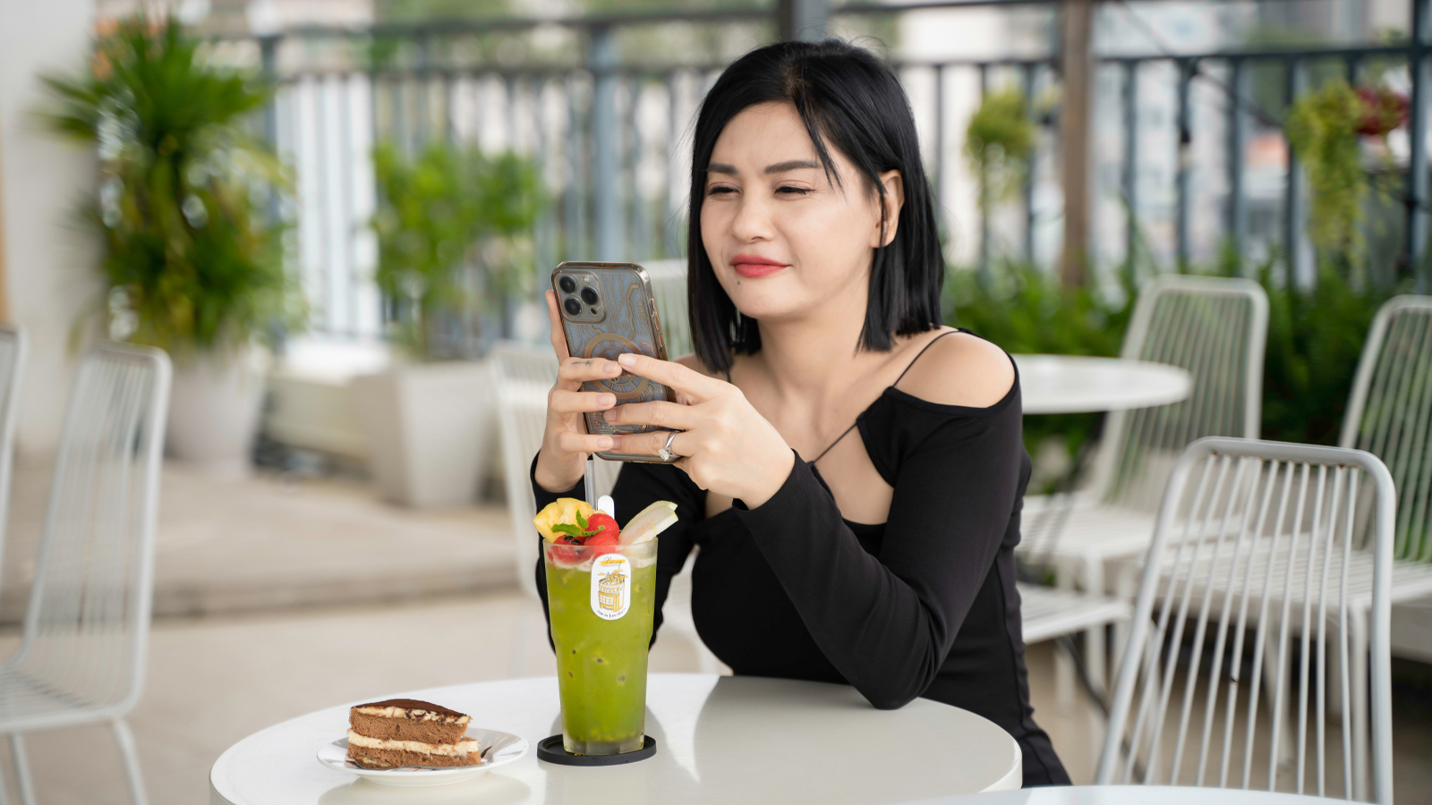 Nữ nghệ sĩ công khai bạn trai Việt kiều ở tuổi U60: 2 lần đổ vỡ tình cảm, từng yêu trai trẻ kém 18 tuổi - Ảnh 5. Nữ nghệ sĩ công khai bạn trai Việt kiều ở tuổi U60: 2 lần đổ vỡ tình cảm, từng yêu trai trẻ kém 18 tuổi - Ảnh 5.