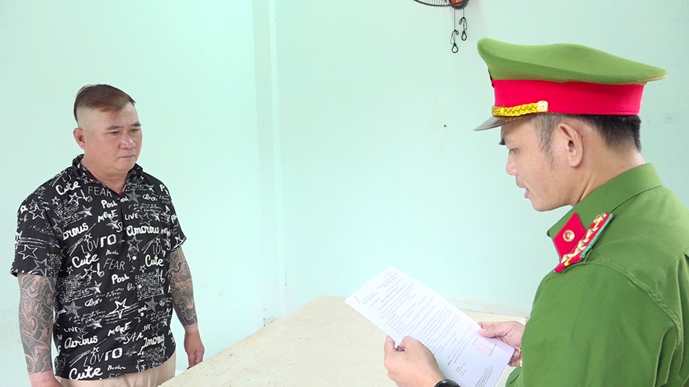 Hiếu “Xì-po” bị phạt 3 năm 6 tháng tù - Ảnh 4. Hiếu “Xì-po” bị phạt 3 năm 6 tháng tù - Ảnh 4.