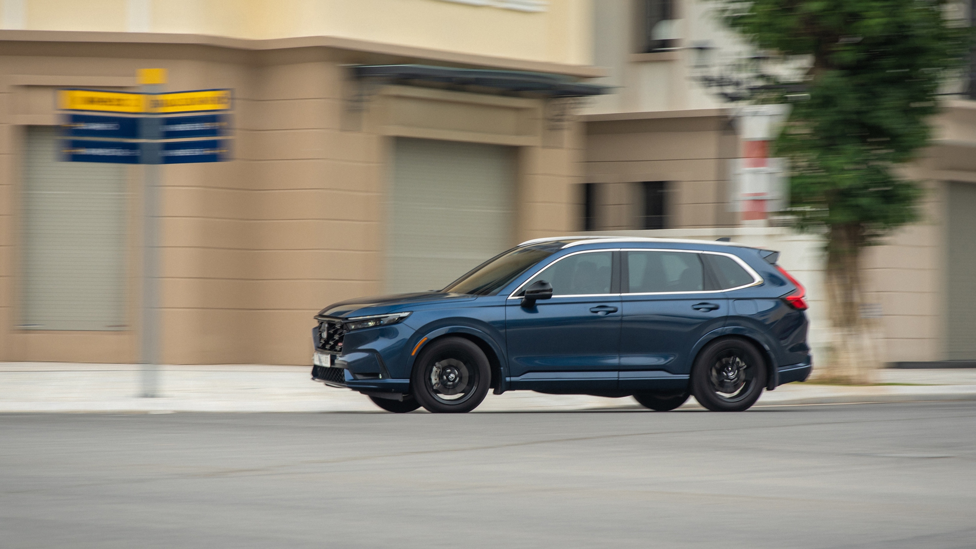 Honda CR-V &lsquo;đ&egrave; bẹp&rsquo; Sealion 6, Camry, Corolla Cross v&agrave; Civic, nhưng chưa chắc thắng giải &lsquo;Xe hybrid của năm&rsquo;- Ảnh 4.