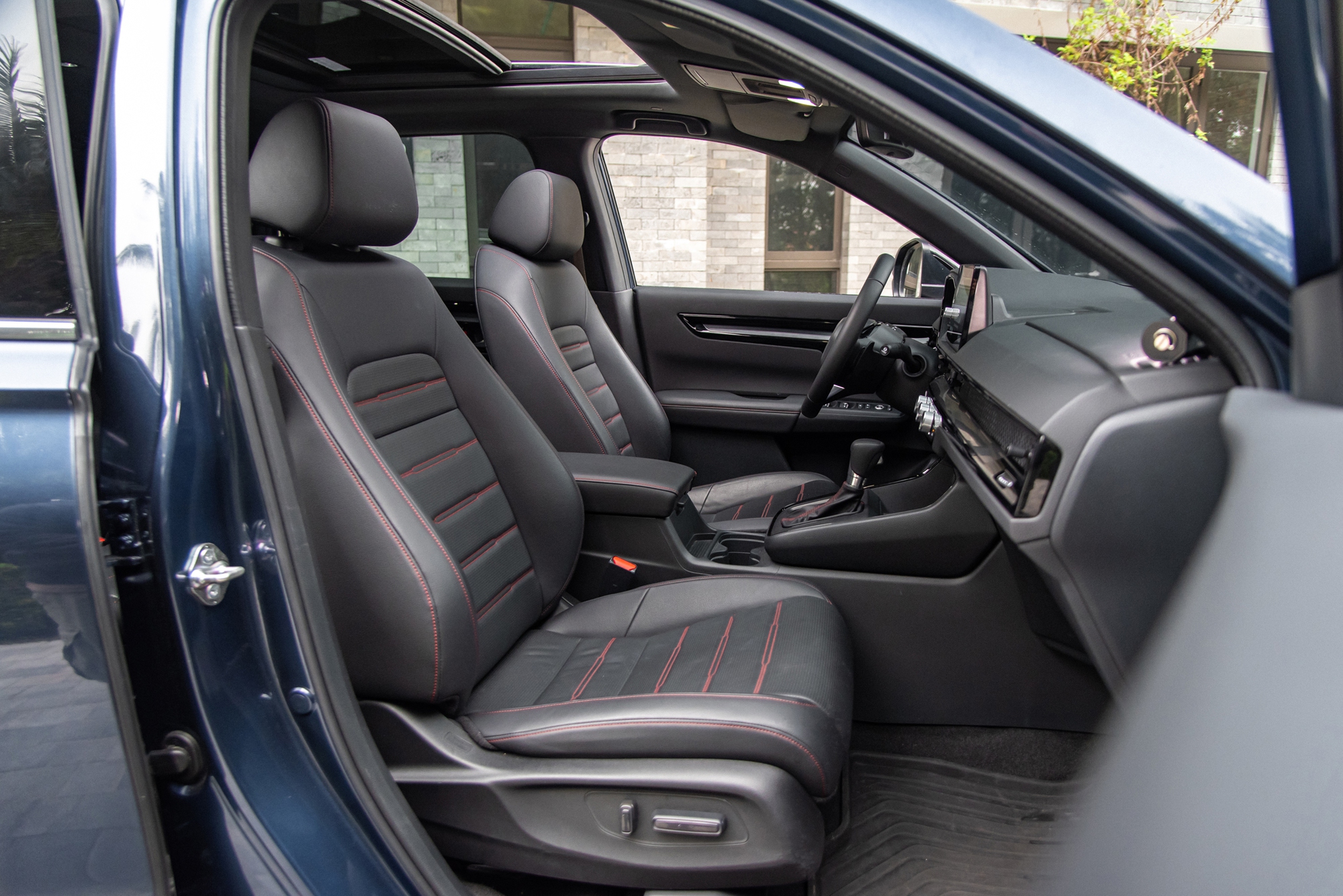 Honda CR-V &lsquo;đ&egrave; bẹp&rsquo; Sealion 6, Camry, Corolla Cross v&agrave; Civic, nhưng chưa chắc thắng giải &lsquo;Xe hybrid của năm&rsquo;- Ảnh 6.