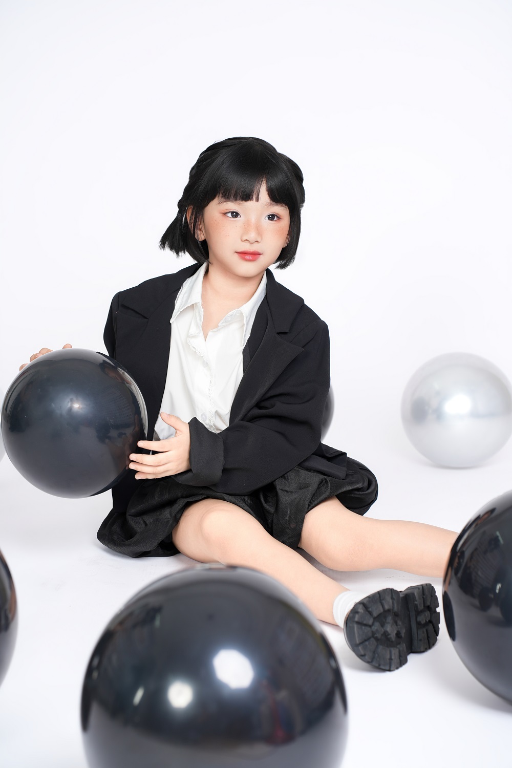 Mẫu nhí Nhã Tâm gây bất ngờ với bộ ảnh mới- Ảnh 3.