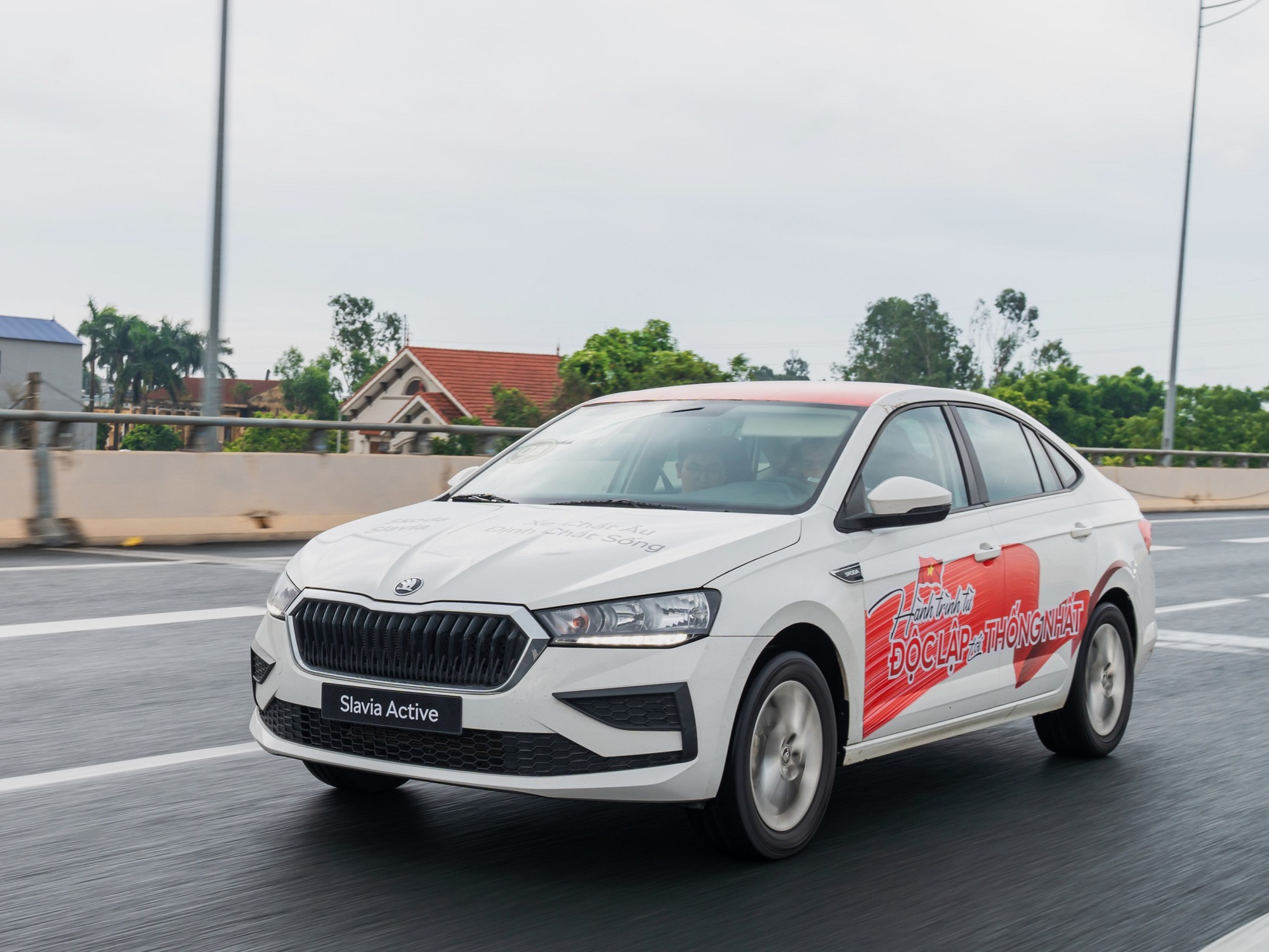 - Ảnh 4. - Ảnh 4.