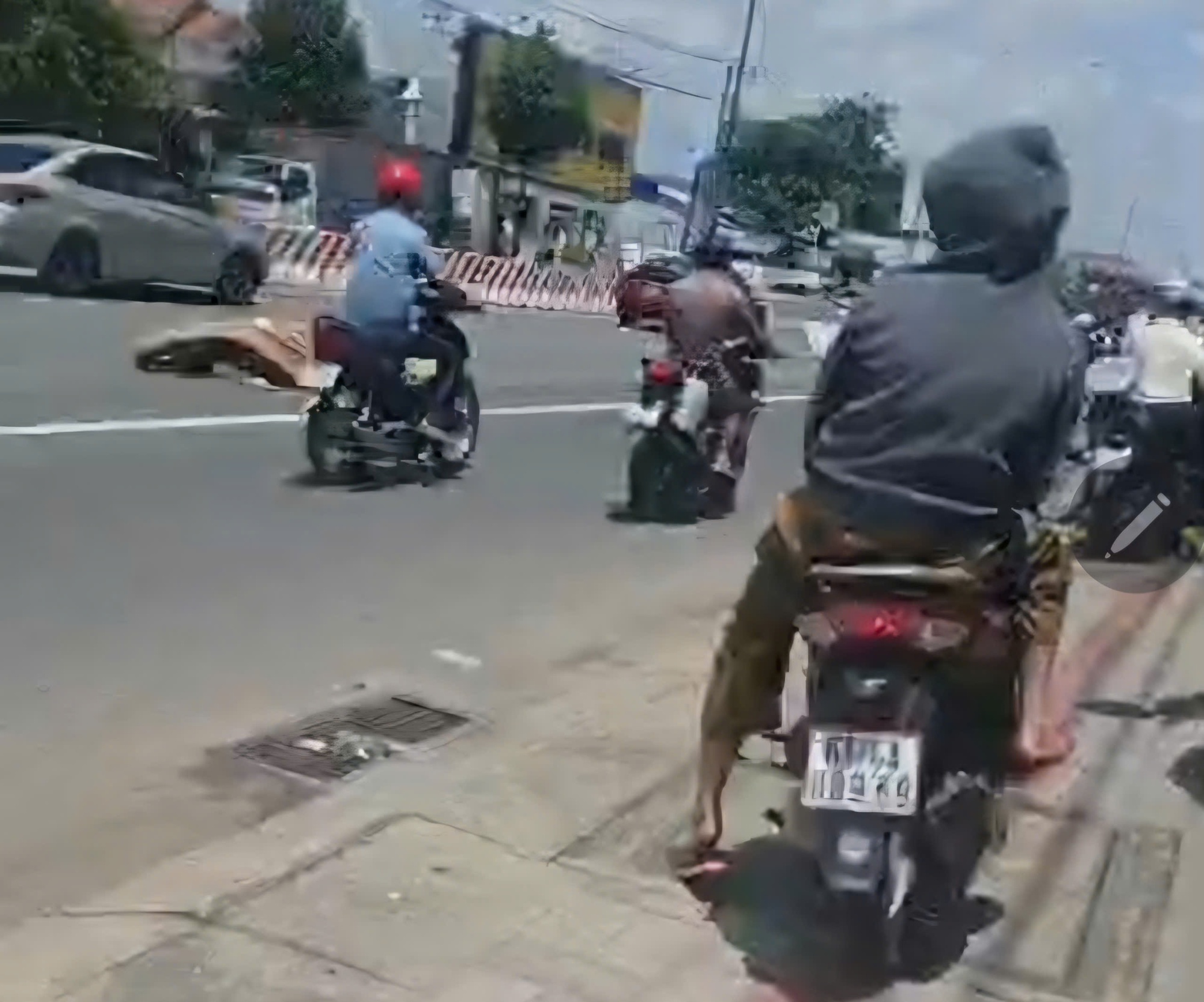 Nam học sinh lớp 11 ở TP HCM gặp tai nạn Thương tâm trên Quốc lộ 13 - Ảnh 1.