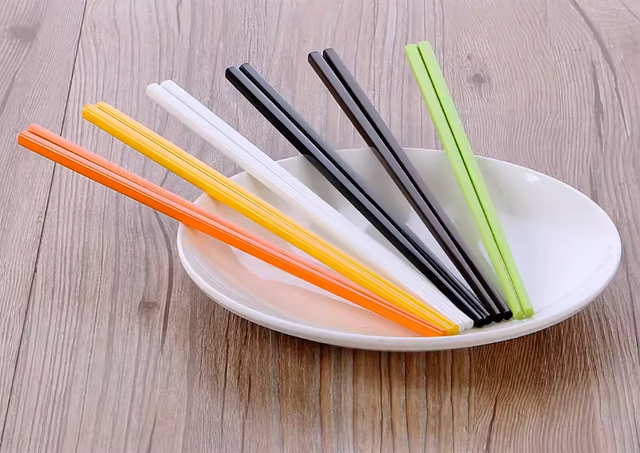 Thấy đũa có 4 dấu hiệu này, hãy thay ngay để tránh rước bệnh vào người- Ảnh 3.