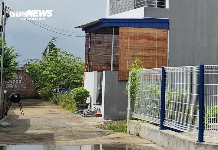 Vụ "x&acirc;y nhầm" tr&ecirc;n đất được cấp sổ đỏ: Chủ đất tiết lộ t&igrave;nh tiết g&acirc;y sốc- Ảnh 1.