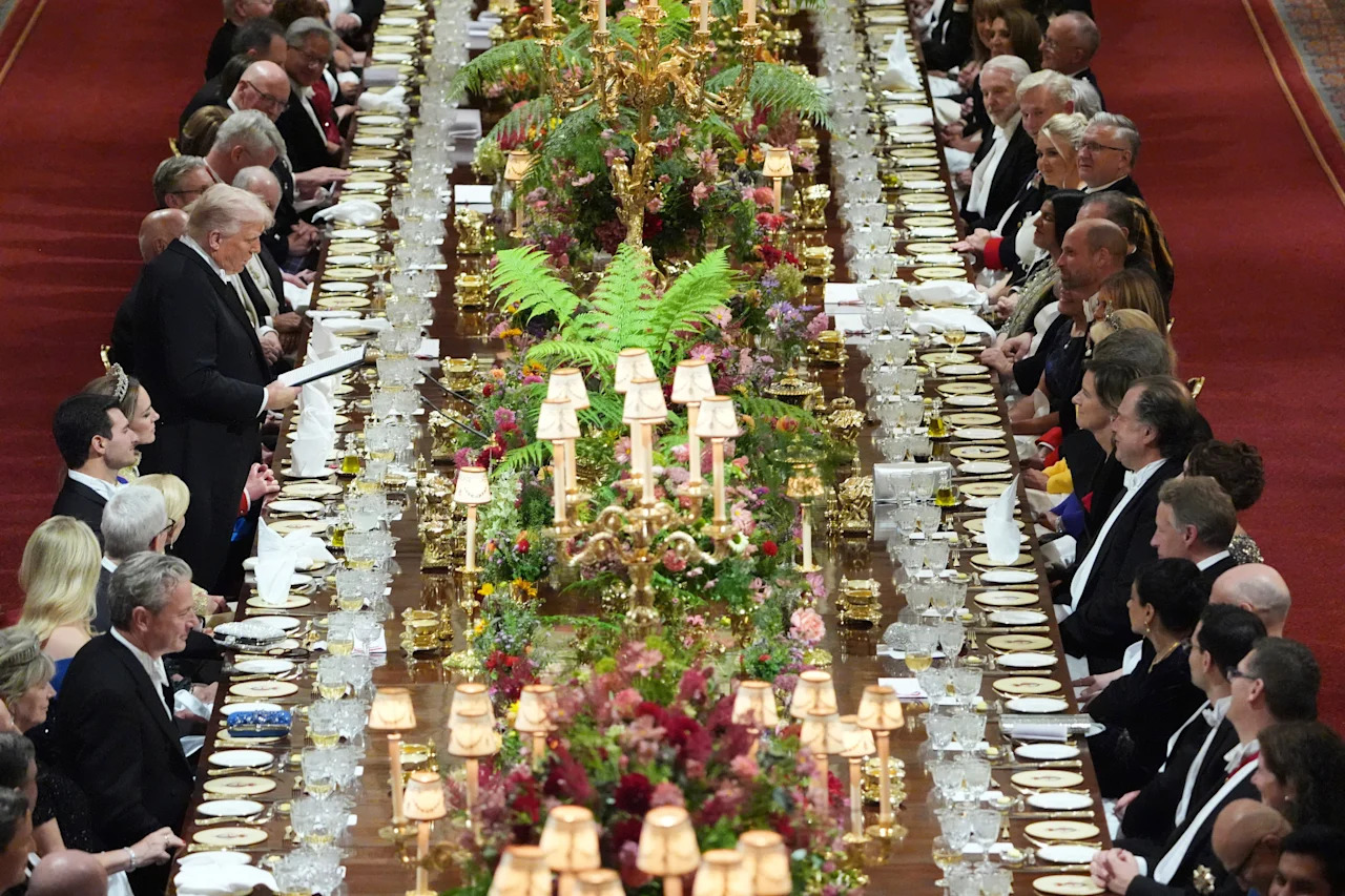 &Ocirc;ng Donald Trump khiến kh&aacute;ch mời tham dự quốc yến tại l&acirc;u đ&agrave;i Windsor bật cười- Ảnh 7.