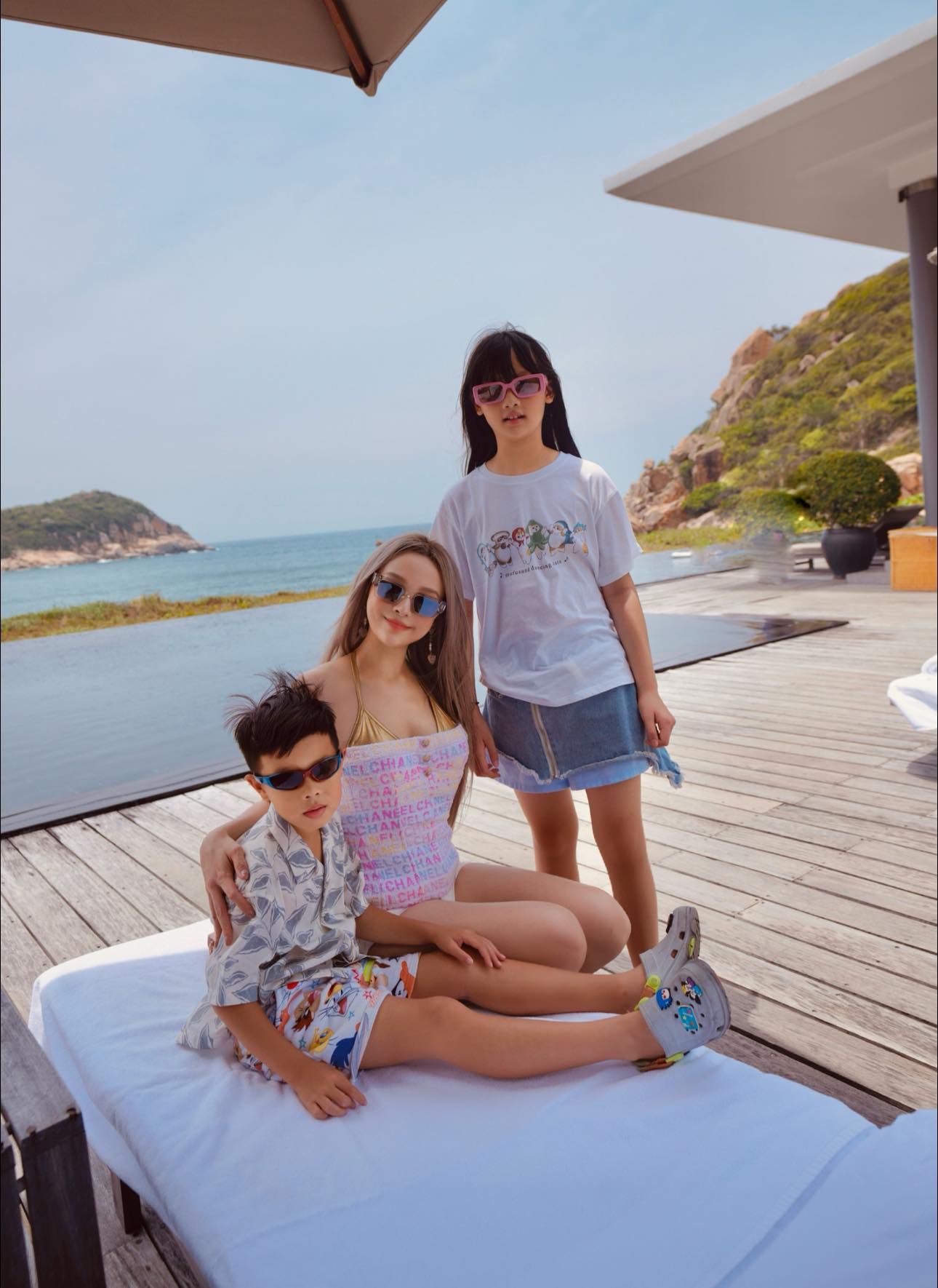 Đại thiếu gia 8 tuổi có mẹ là "búp bê không tuổi", bố là chủ chuỗi khách sạn nổi tiếng TP.HCM - Ảnh 3. Đại thiếu gia 8 tuổi có mẹ là "búp bê không tuổi", bố là chủ chuỗi khách sạn nổi tiếng TP.HCM - Ảnh 3.