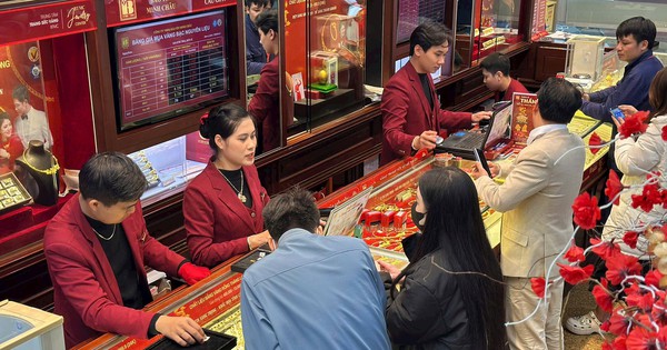 Nhà vàng lâu đời nhất Hà Nội cảnh báo KHẨN: Người dân chú ý về việc mua bán vàng miếng online