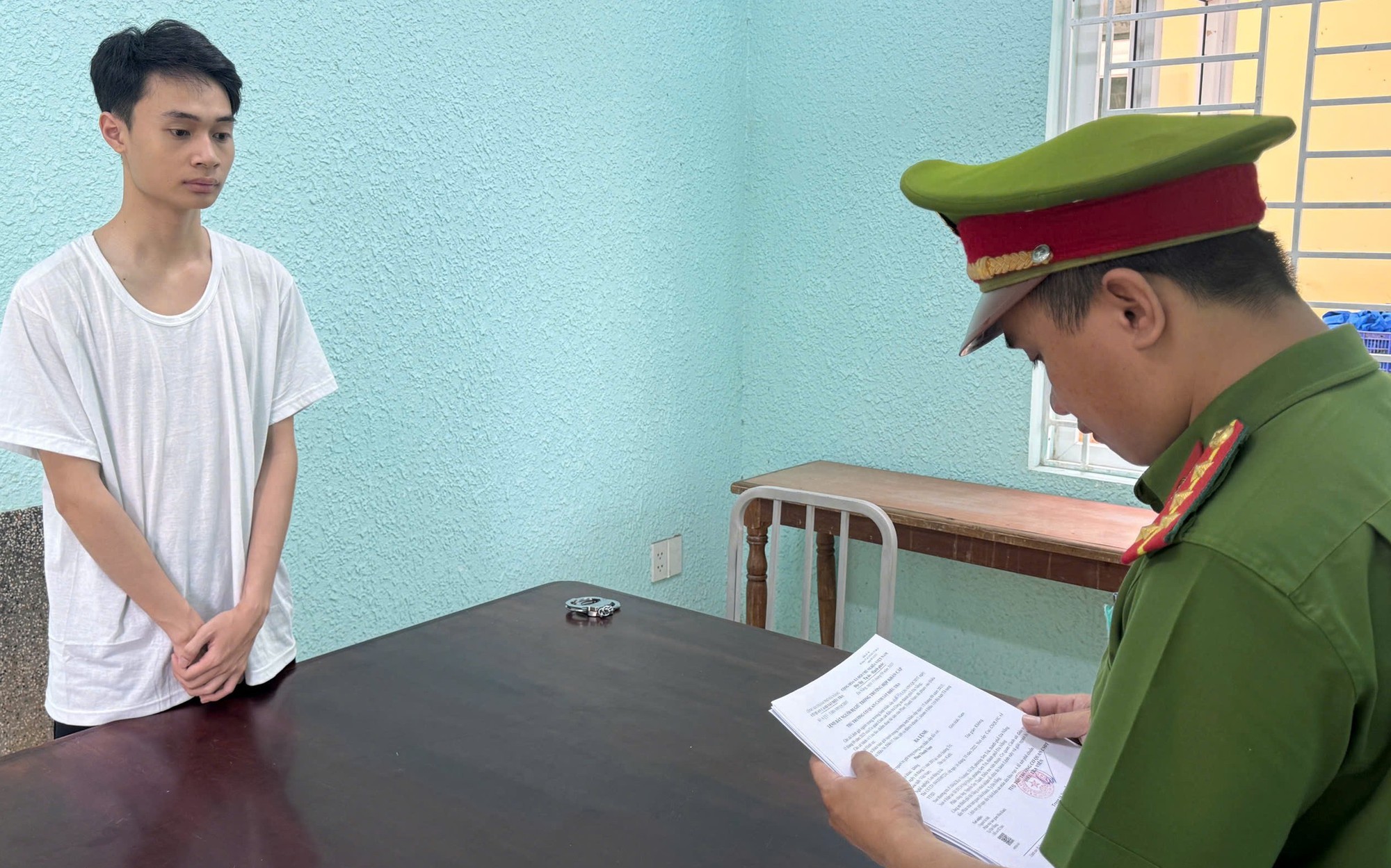 "Tú bà" 8X điều hành đường dây bán dâm ở Huế - Ảnh 2.