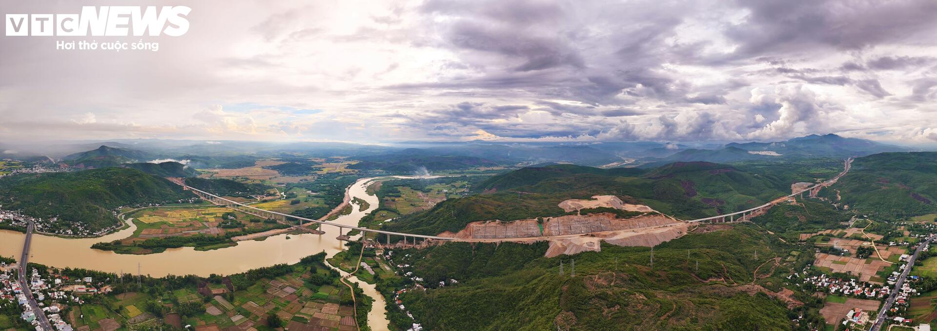 Cầu Kỳ Lộ - cây cầu dài nhất cao tốc Bắc - Nam phía đông có gì đặc biệt? - Ảnh 1.