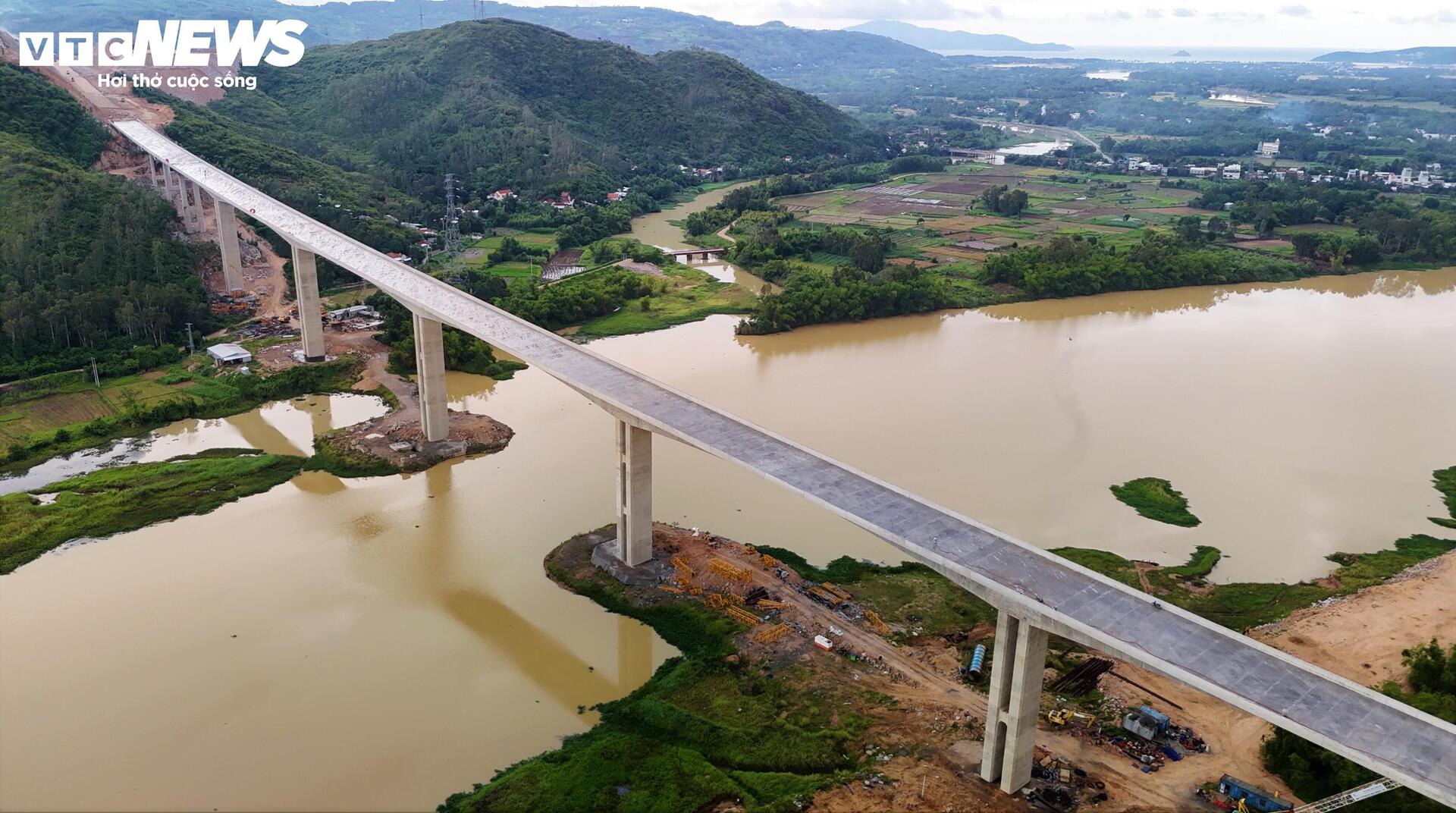 Cầu Kỳ Lộ - cây cầu dài nhất cao tốc Bắc - Nam phía đông có gì đặc biệt? - Ảnh 11.