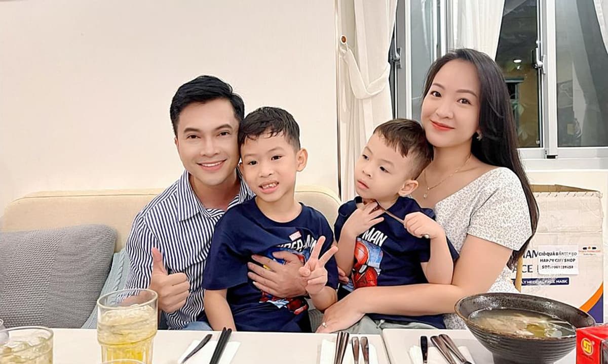 Nam ca sĩ sở hữu 3 bằng đại học và hôn nhân viên mãn với vợ là hot girl ngân hàng, con nhà giàu - Ảnh 3.