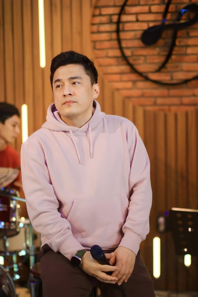 “Thiên vương Vpop” hát 1 bài mua 10 căn nhà: Từng nhận cát xê hàng chục cây vàng, nay giàu sang coi tiền bạc là phù phiếm - Ảnh 8.