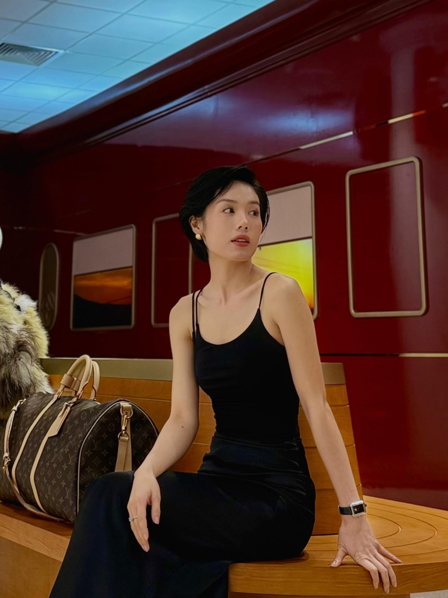 Cô tiếp viên hàng không trên "chuyến bay sinh tử" đang hot nhất Việt Nam: "Trâm Anh ơi, em đẹp quá" - Ảnh 8.