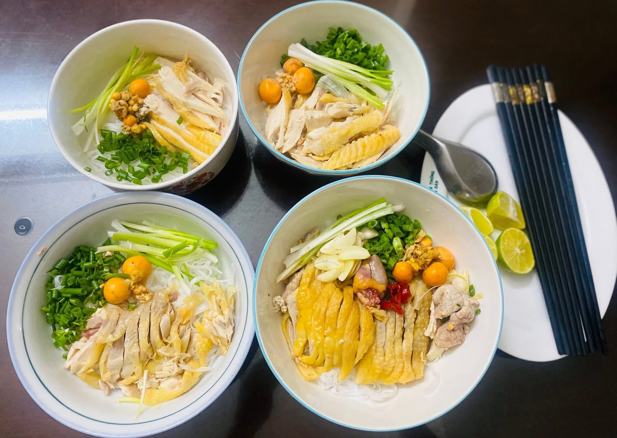 Mỗi ng&agrave;y một m&oacute;n kh&ocirc;ng ng&agrave;y n&agrave;o tr&ugrave;ng, mẹ 4 con nấu ăn ở nh&agrave; cỡ n&agrave;y bảo sao đi qu&aacute;n n&agrave;o con cũng k&ecirc;u "kh&ocirc;ng ngon bằng mẹ l&agrave;m"- Ảnh 19.