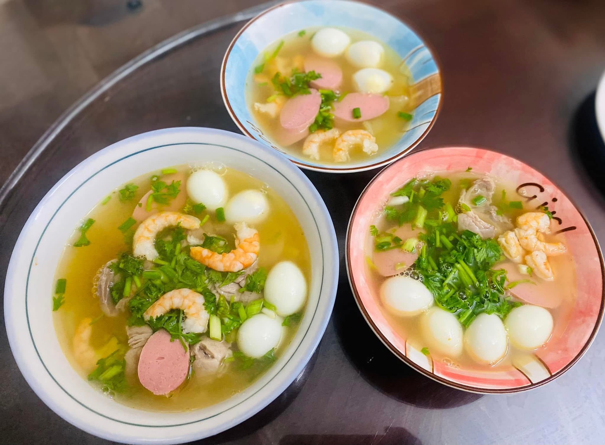 Mỗi ng&agrave;y một m&oacute;n kh&ocirc;ng ng&agrave;y n&agrave;o tr&ugrave;ng, mẹ 4 con nấu ăn ở nh&agrave; cỡ n&agrave;y bảo sao đi qu&aacute;n n&agrave;o con cũng k&ecirc;u "kh&ocirc;ng ngon bằng mẹ l&agrave;m"- Ảnh 14.