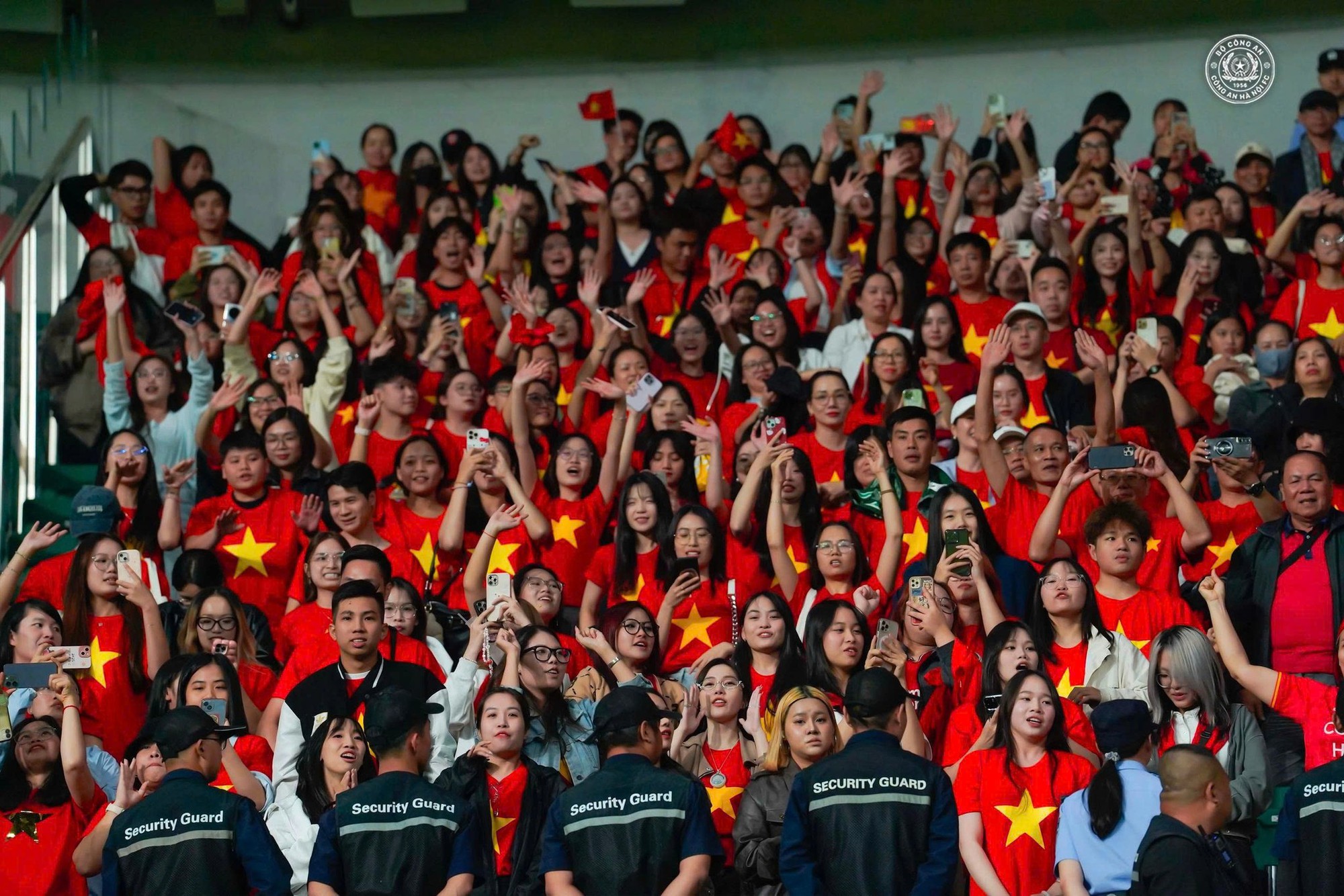 Nguyên nhân ẩu đả cuối trận đấu giữa Công an Hà Nội và Beijing Guoan- Ảnh 5.