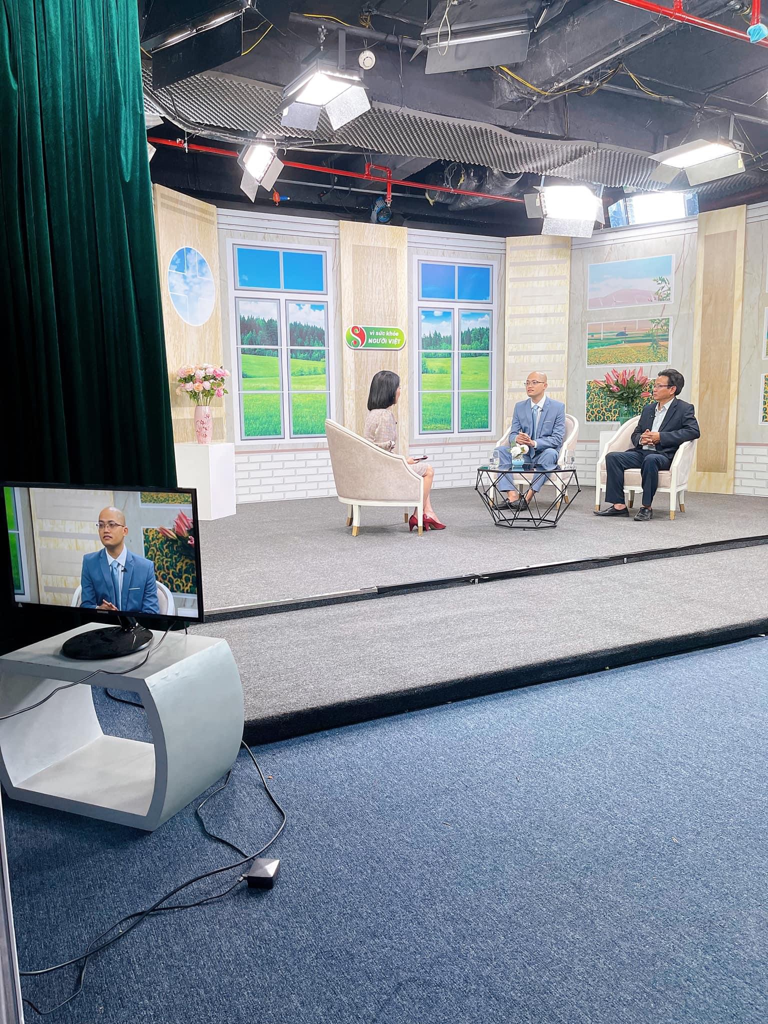 Tâm sự của bác sĩ nội trú "trọc đầu": Vất vả đến mấy cũng không bỏ nghề cao quý, khẳng định "là bác sĩ nghĩa là sẽ học suốt đời" - Ảnh 9.