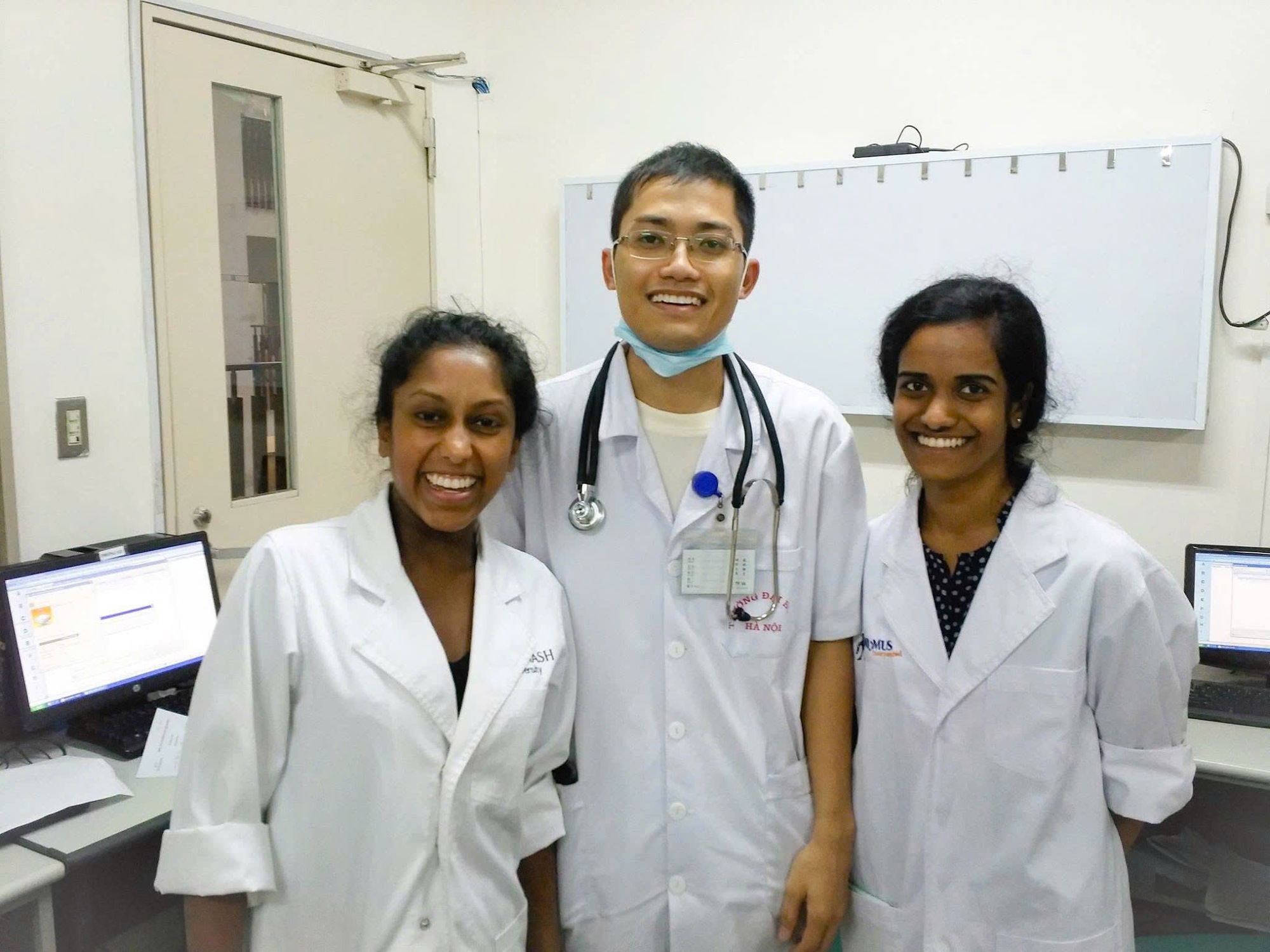 Tâm sự của bác sĩ nội trú "trọc đầu": Vất vả đến mấy cũng không bỏ nghề cao quý, khẳng định "là bác sĩ nghĩa là sẽ học suốt đời" - Ảnh 4.