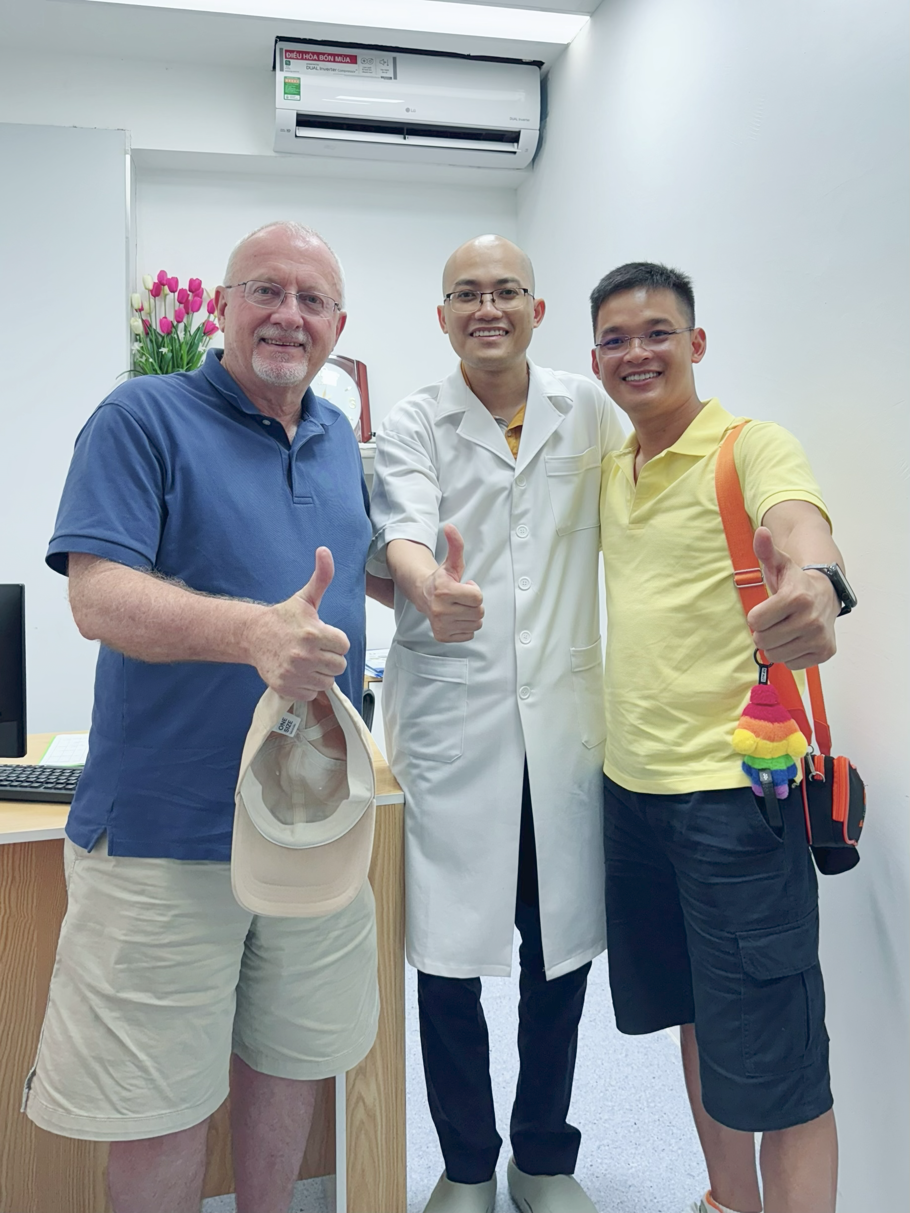 Tâm sự của bác sĩ nội trú "trọc đầu": Vất vả đến mấy cũng không bỏ nghề cao quý, khẳng định "là bác sĩ nghĩa là sẽ học suốt đời" - Ảnh 8.