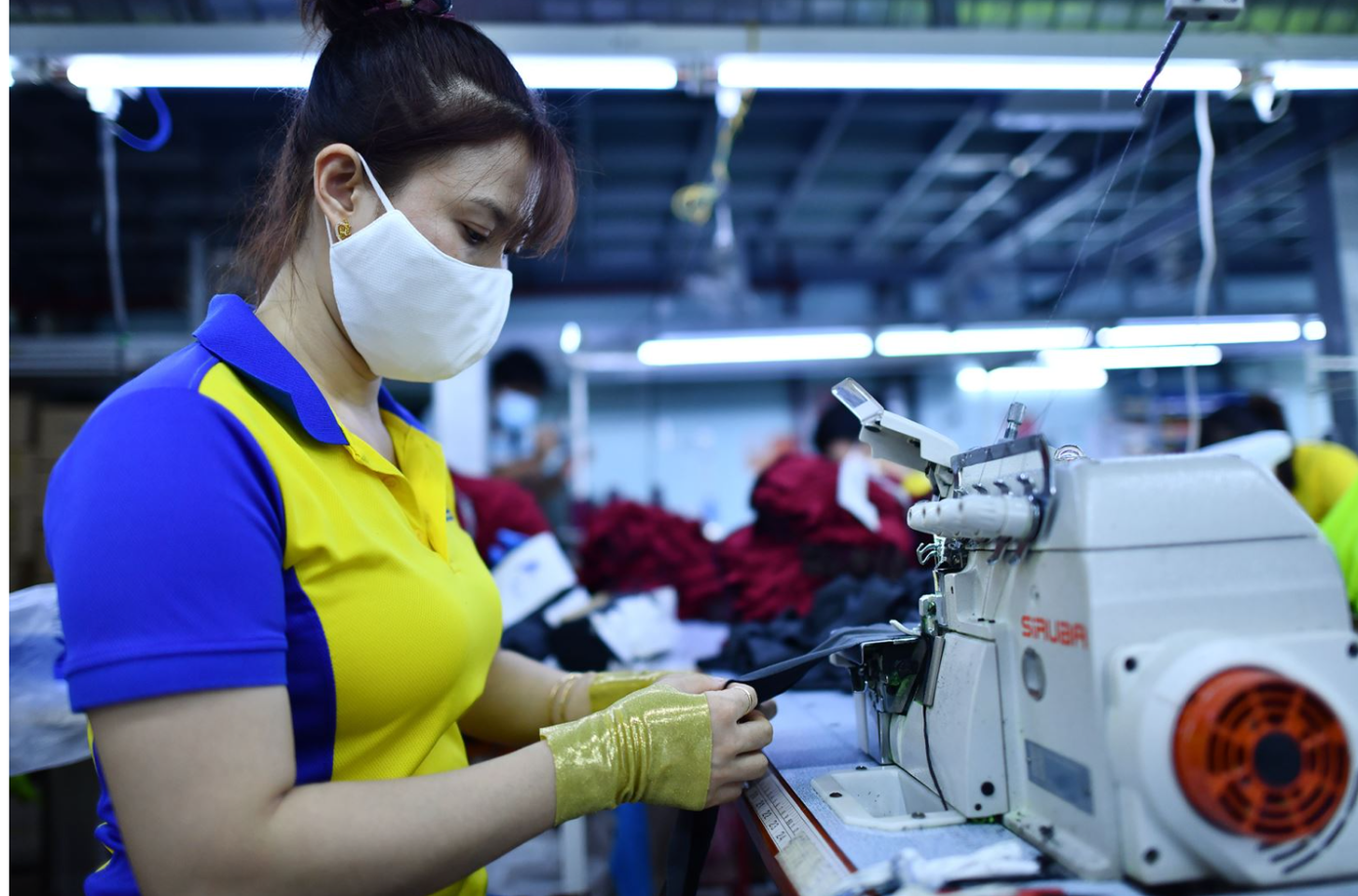 Bộ Nội vụ đề xuất giờ làm việc và tiền làm thêm trong dịp lễ , Tết - Ảnh 1.