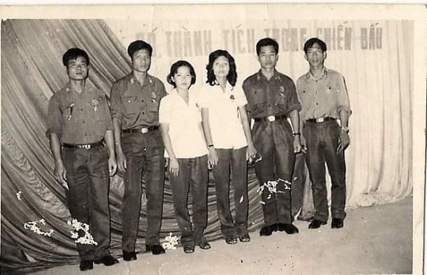 Cơ trưởng cố thủ trong buồng lái, không tặc làm nổ lựu đạn: Máy bay hạ cánh an toàn sau 52 phút 'sinh tử' - Ảnh 7.