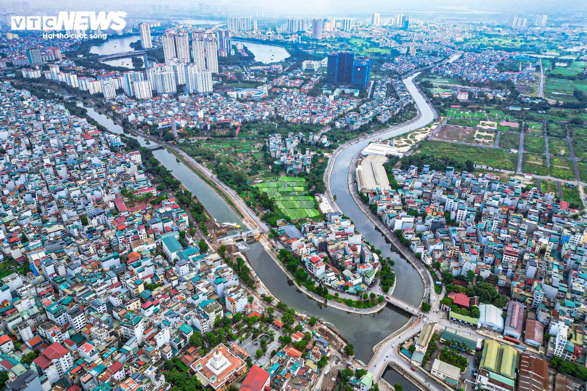 Sông Tô Lịch thay đổi ra sao sau một năm triển khai dự án 'hồi sinh'? - Ảnh 1.