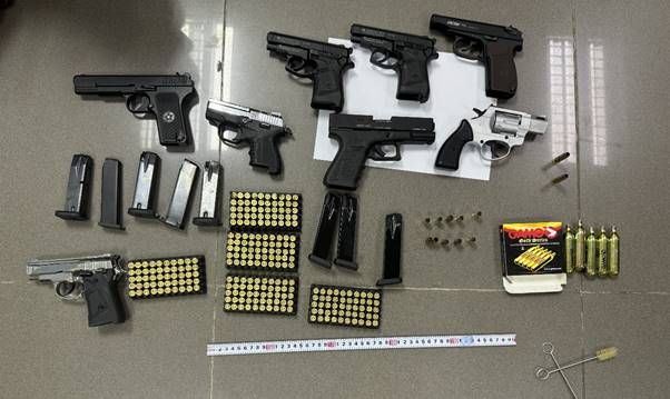 Khám xét nơi ở, bắt tạm giam 'trùm súng đạn' Đoàn Quốc Thái  - Ảnh 2.