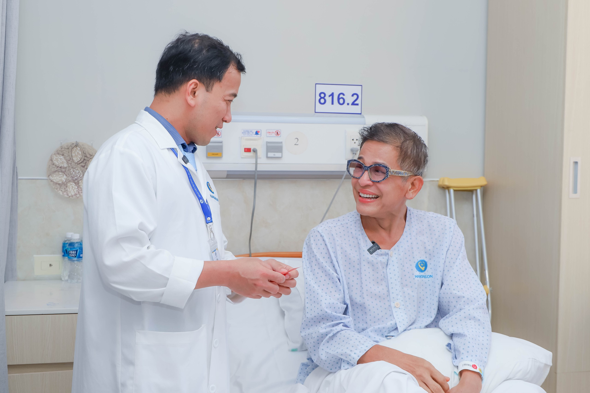 Nam nghệ sĩ cưới nhiều nhất showbiz Việt: U70 trùng tu nhan sắc, sống kín đáo sau tai nạn hy hữu - Ảnh 4. Nam nghệ sĩ cưới nhiều nhất showbiz Việt: U70 trùng tu nhan sắc, sống kín đáo sau tai nạn hy hữu - Ảnh 4.