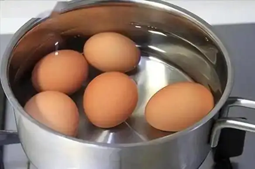 Người Có Tuổi Ăn 1 Quả Trứng Mỗi Sáng Có Tốt?- Ảnh 2. Người Có Tuổi Ăn 1 Quả Trứng Mỗi Sáng Có Tốt?- Ảnh 2.