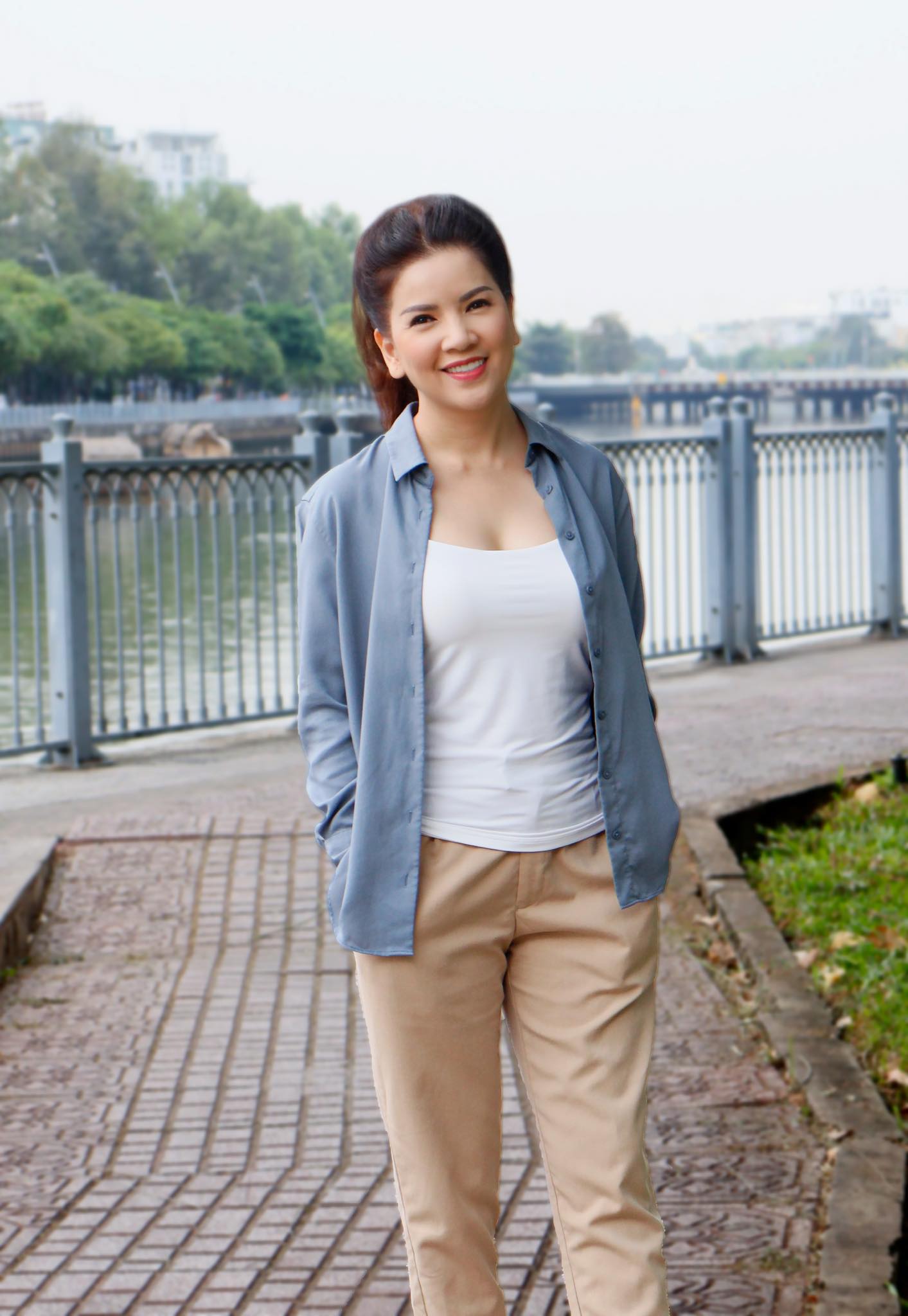 Tang lễ diễn viên Ngọc Trinh: NS Thành Lộc - Việt Hương đến tiễn biệt, dàn sao gửi hoa chia buồn - Ảnh 10. Tang lễ diễn viên Ngọc Trinh: NS Thành Lộc - Việt Hương đến tiễn biệt, dàn sao gửi hoa chia buồn - Ảnh 10.