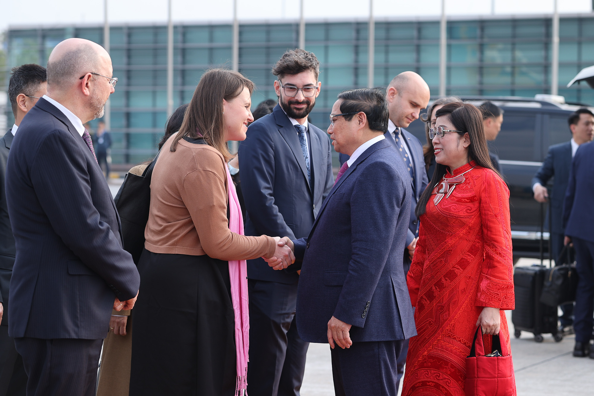 Khoảnh khắc đẹp v&agrave; gần gũi của Phu nh&acirc;n Thủ tướng Phạm Minh Ch&iacute;nh, ai ngắm cũng thấy &ldquo;thật tuyệt vời&rdquo;!- Ảnh 6.