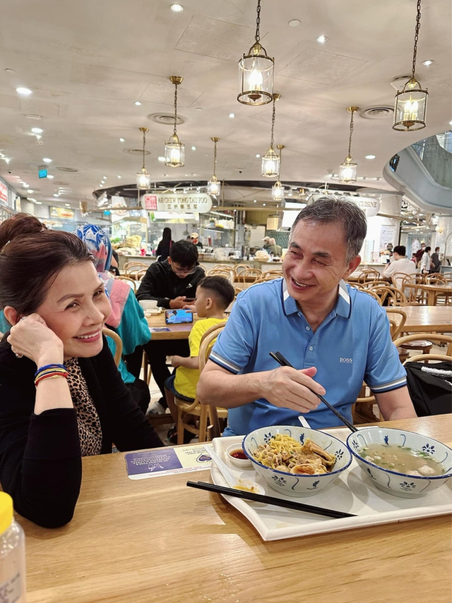 Đại gia đình 4 thế hệ nhà Minh Nhựa hưởng ứng đại lễ 2/9: Bất ngờ nhất là nhan sắc của 