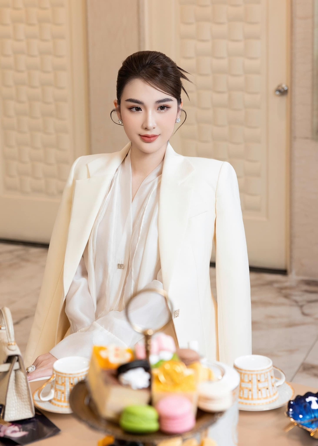 Mỹ nhân Việt công khai sánh đôi bên bác sĩ thẩm mỹ sau 5 lần 7 lượt vướng tin tình cảm, bí mật sinh con- Ảnh 3. Mỹ nhân Việt công khai sánh đôi bên bác sĩ thẩm mỹ sau 5 lần 7 lượt vướng tin tình cảm, bí mật sinh con- Ảnh 3.