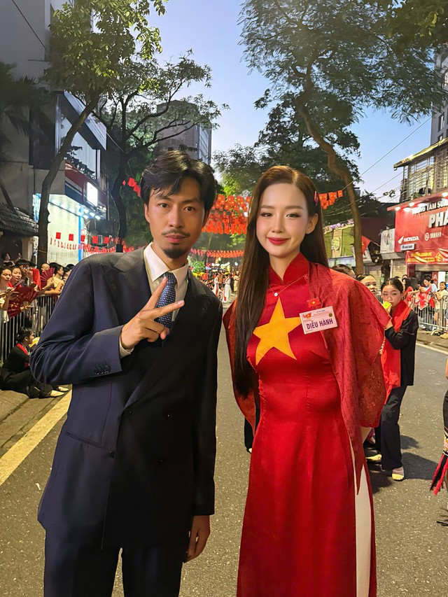 Đen Vâu và Hoa hậu cao nhất Vbiz chung khung hình, nhìn kỹ phát hiện 1 chi tiết gây bất ngờ- Ảnh 1. Đen Vâu và Hoa hậu cao nhất Vbiz chung khung hình, nhìn kỹ phát hiện 1 chi tiết gây bất ngờ- Ảnh 1.