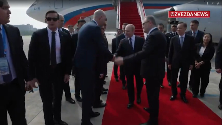 Trung Quốc ki&ecirc;n định con đường ph&aacute;t triển h&ograve;a b&igrave;nh - Ảnh 2.