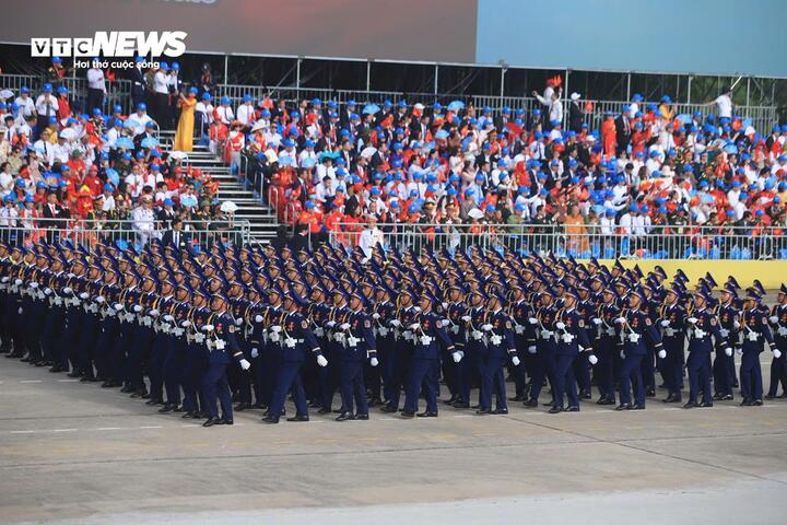 Hùng tráng Lễ diễu binh, diễu hành kỷ niệm 80 năm Quốc khánh 2/9 - Ảnh 32.