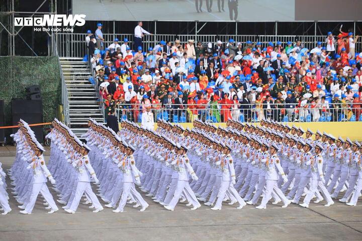 Hùng tráng Lễ diễu binh, diễu hành kỷ niệm 80 năm Quốc khánh 2/9 - Ảnh 33.