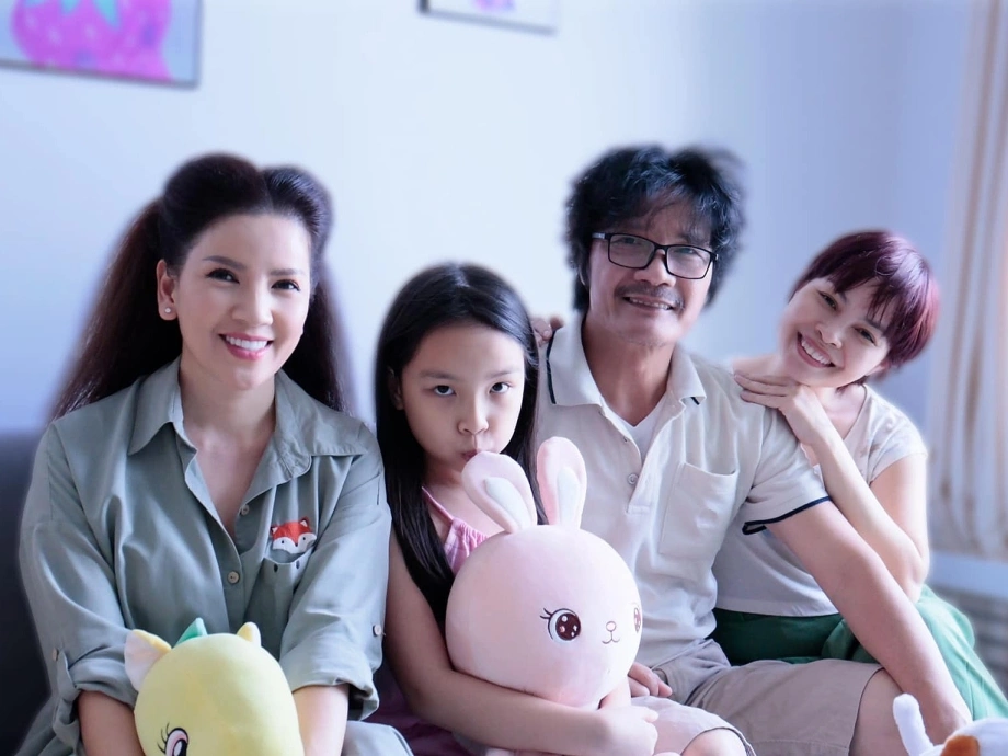 Người đàn ông đặc biệt nhất cuộc đời Ngọc Trinh: Nâng đỡ từ khi mới 20 tuổi, 10 năm mặn nồng tới giờ vẫn còn tiếc nuối - Ảnh 4. Người đàn ông đặc biệt nhất cuộc đời Ngọc Trinh: Nâng đỡ từ khi mới 20 tuổi, 10 năm mặn nồng tới giờ vẫn còn tiếc nuối - Ảnh 4.
