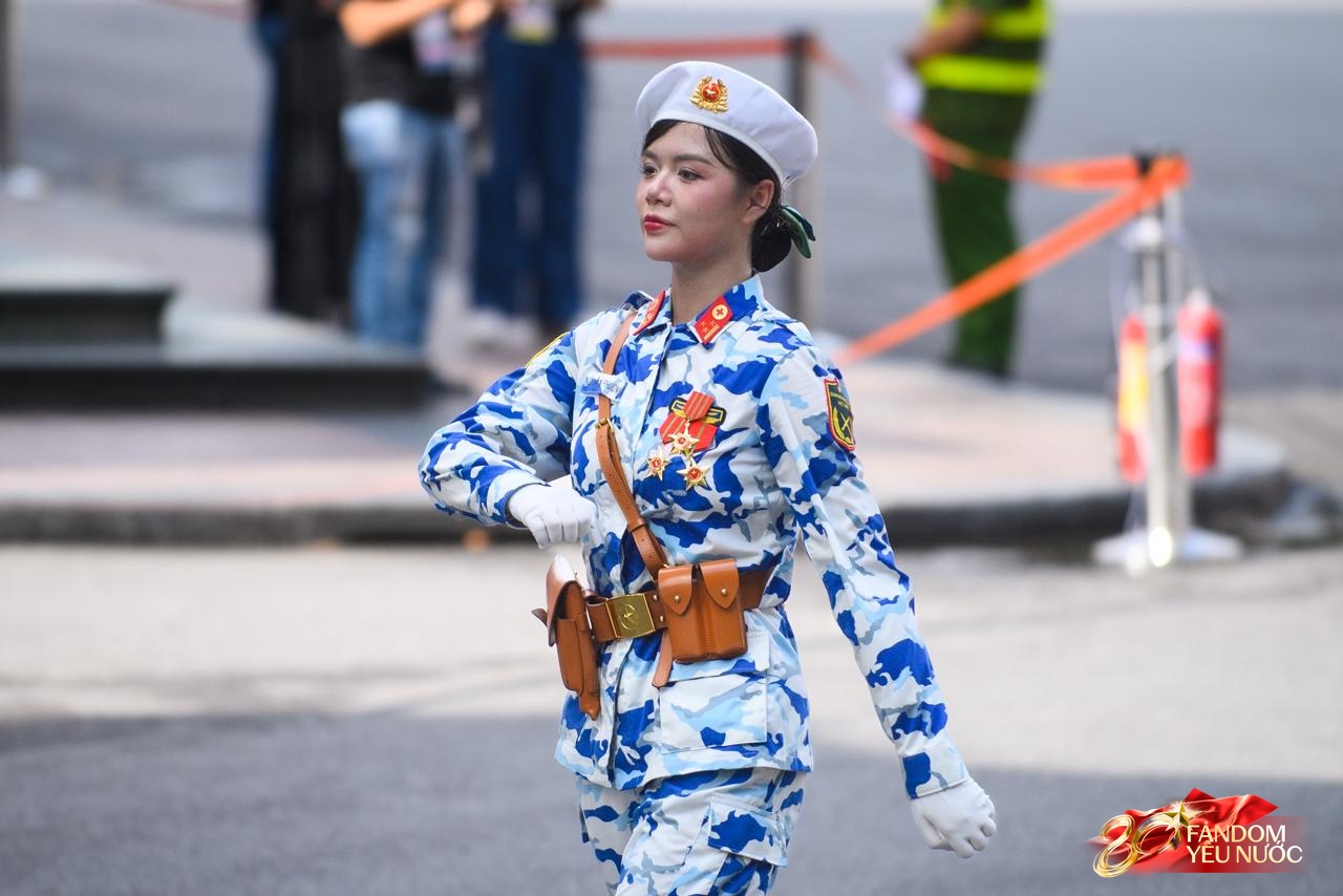 Tạm biệt A80: Các khối diễu binh, diễu hành tỏa khắp các tuyến phố Thủ đô, hòa chung niềm vui với người dân- Ảnh 17.