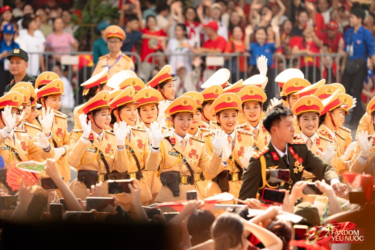 Ngày đẹp nhất là ngày 2/9: Các khối diễu binh diễu hành toả ra khắp Thủ đô trong nắng mùa thu rực rỡ- Ảnh 1.