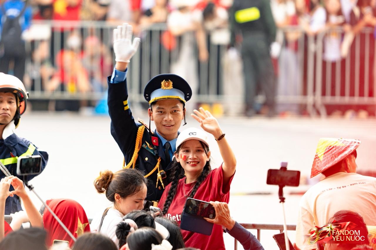 Ngày đẹp nhất là ngày 2/9: Các khối diễu binh diễu hành toả ra khắp Thủ đô trong nắng mùa thu rực rỡ- Ảnh 7.