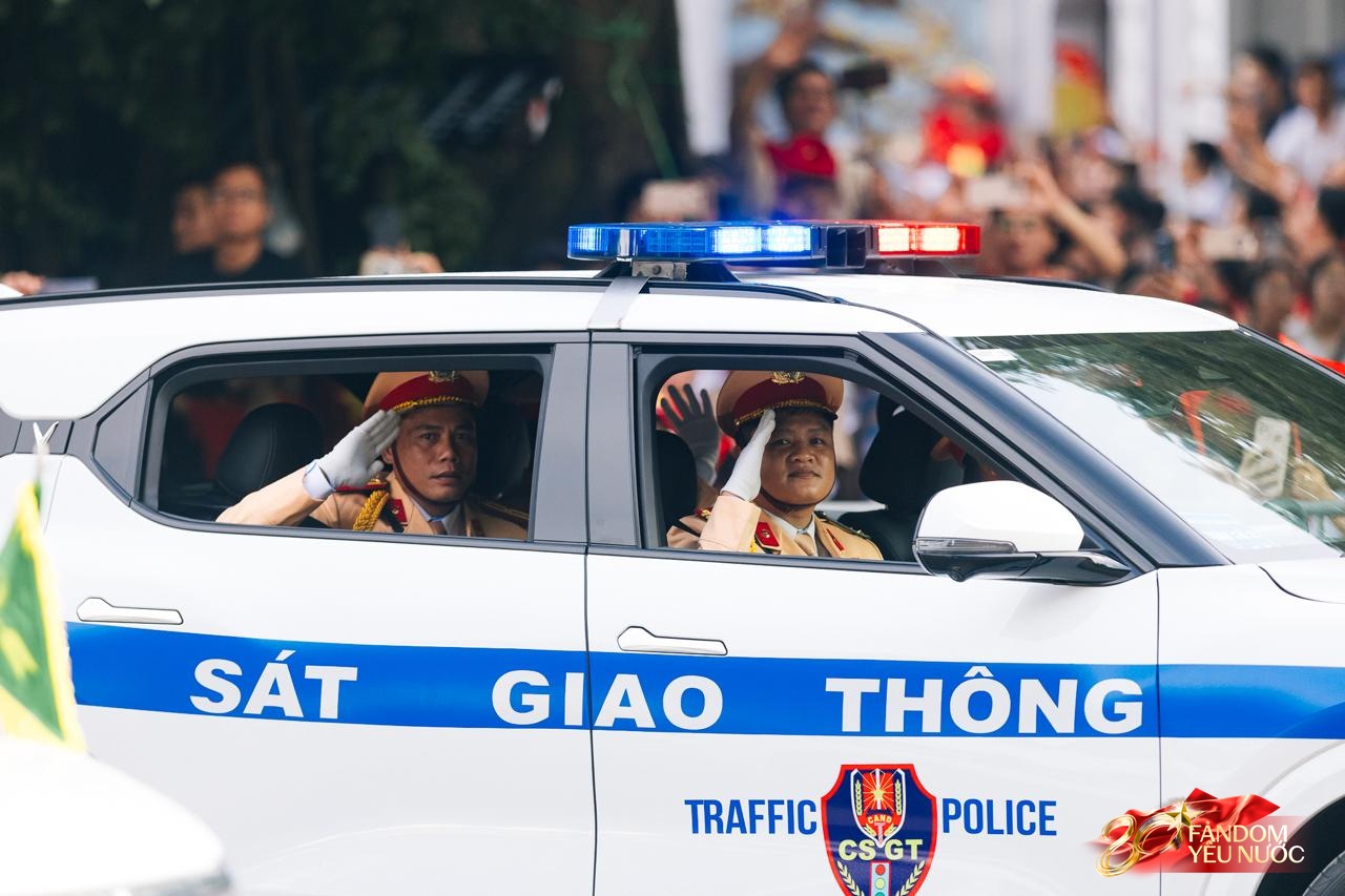 Tạm biệt A80: Các khối diễu binh, diễu hành tỏa khắp các tuyến phố Thủ đô, hòa chung niềm vui với người dân- Ảnh 33.