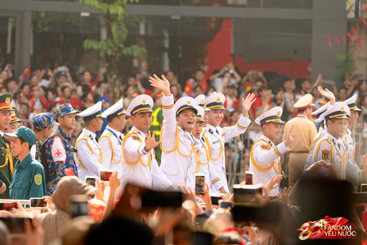 Ngày đẹp nhất là ngày 2/9: Các khối diễu binh diễu hành toả ra khắp Thủ đô trong nắng mùa thu rực rỡ- Ảnh 10.