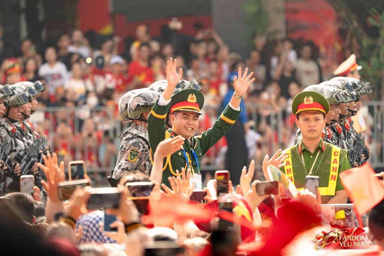 Ngày đẹp nhất là ngày 2/9: Các khối diễu binh diễu hành toả ra khắp Thủ đô trong nắng mùa thu rực rỡ- Ảnh 19.