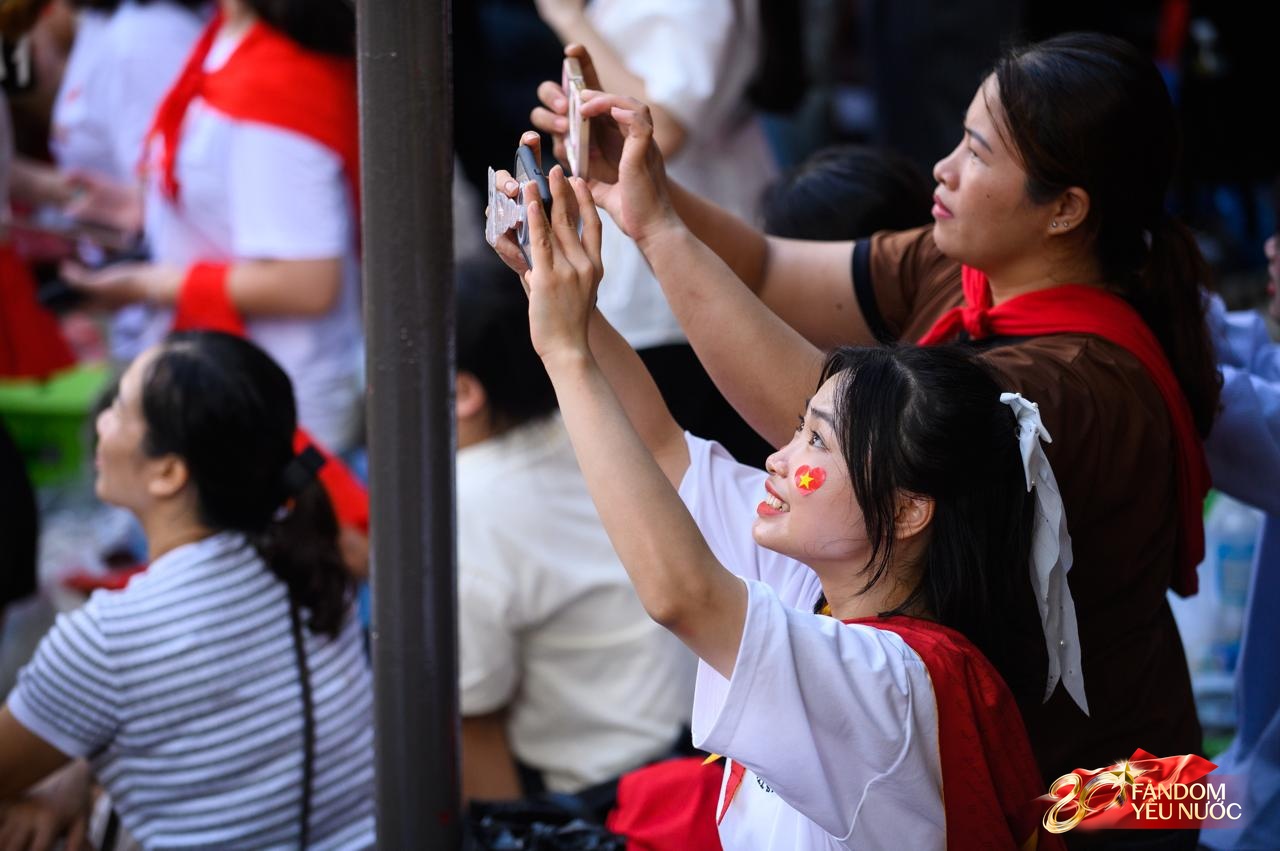 Tạm biệt A80: Các khối diễu binh, diễu hành tỏa khắp các tuyến phố Thủ đô, hòa chung niềm vui với người dân- Ảnh 21.