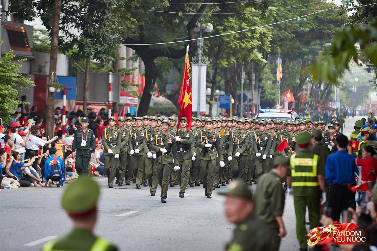 Tạm biệt A80: Các khối diễu binh, diễu hành tỏa khắp các tuyến phố Thủ đô, hòa chung niềm vui với người dân- Ảnh 42.